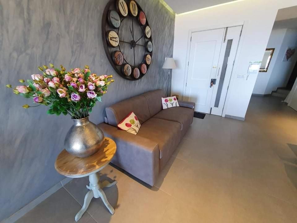 Sunset Holiday Apartment With Communal Pool + Views Ghajn Melel Экстерьер фото